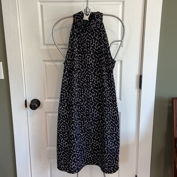 Banana Republic High Neck Tie Dress NWT size 8 - Picture 2 of 11